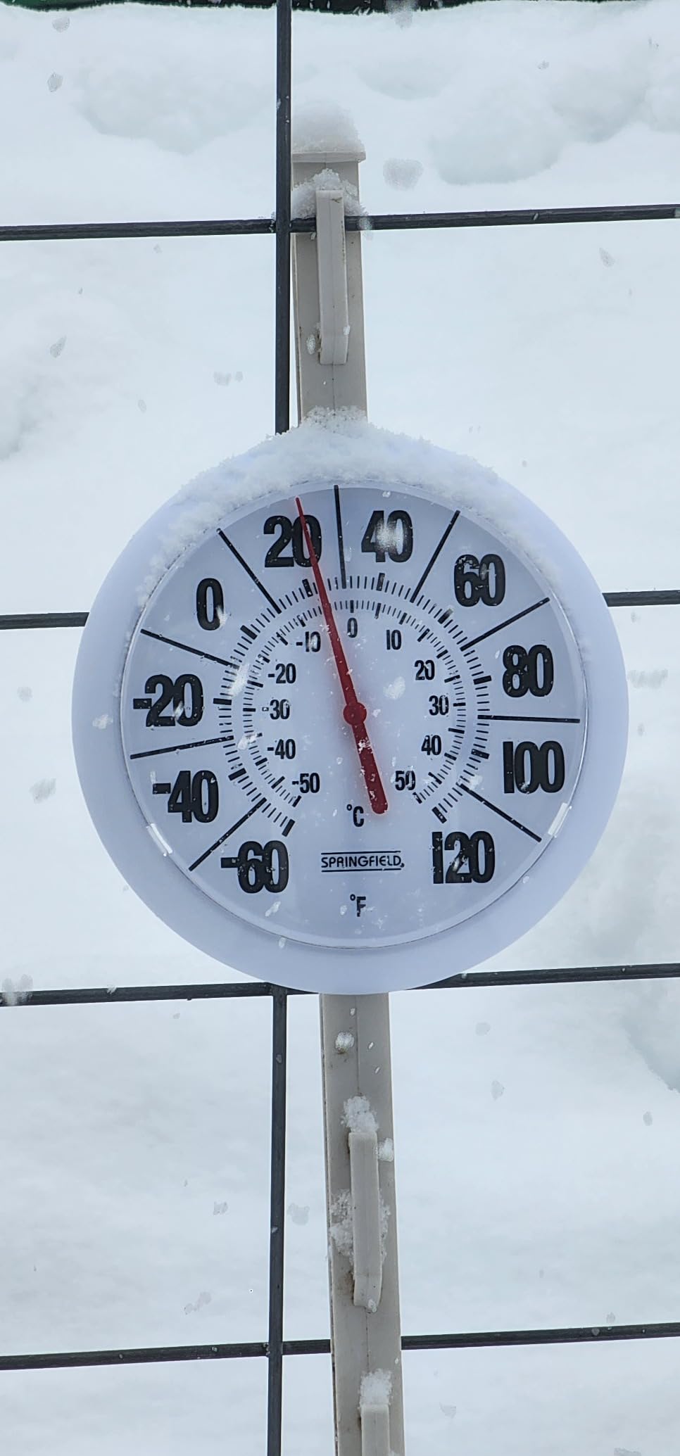 Springfield Indoor Outdoor Big and Bold Dial Thermometer, Wireless Thermometer with Easy to Read Large Numbers for Patio, Pool, and Indoor Areas, 8-Inch, White customer photo 1
