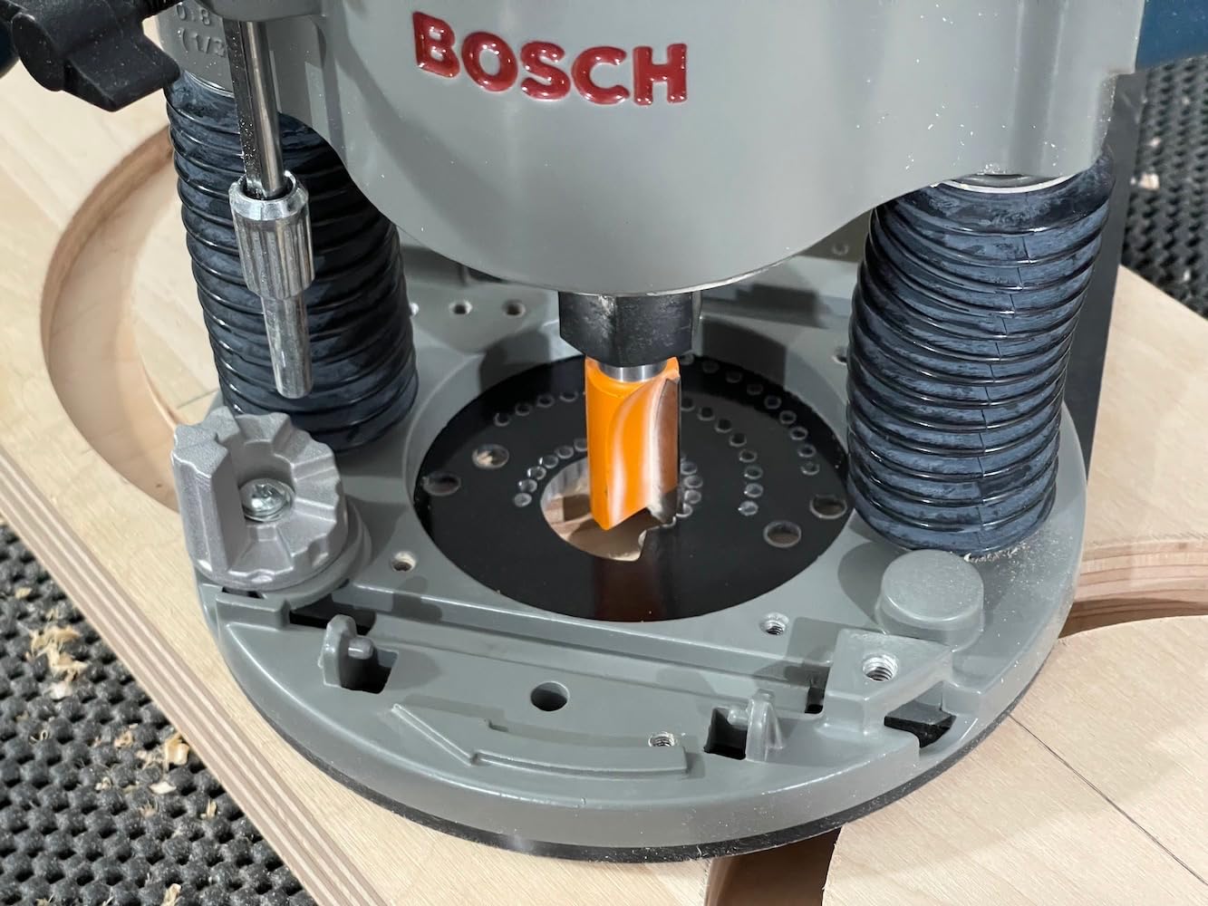 Bosch 1617EVSPK 2.25 HP Combination Plunge- and Fixed-Base Router customer photo 1