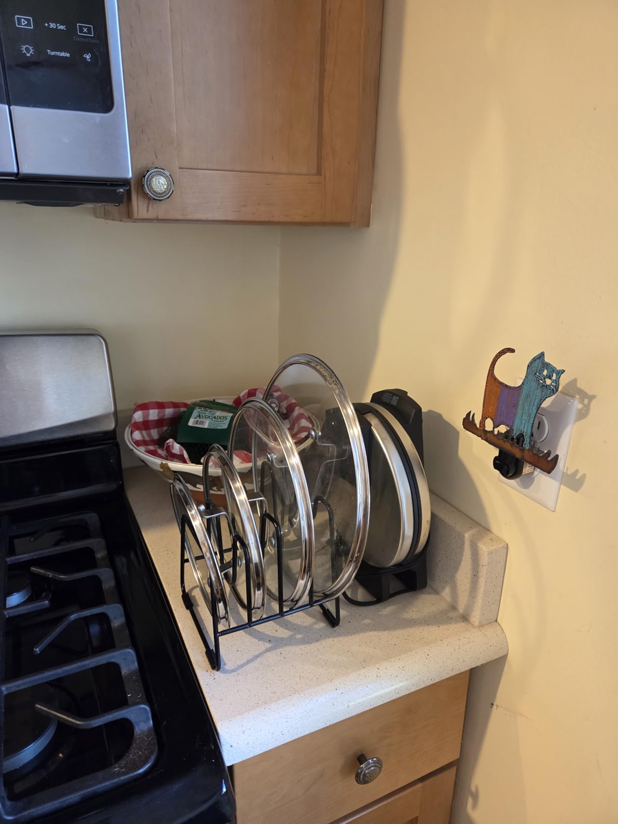Cuisinart Waffle Maker, 1250W Round Classic Waffle Iron, 5-Setting Adjustable Browning Control, WMR-CAP2, Brushed Stainless customer photo 2