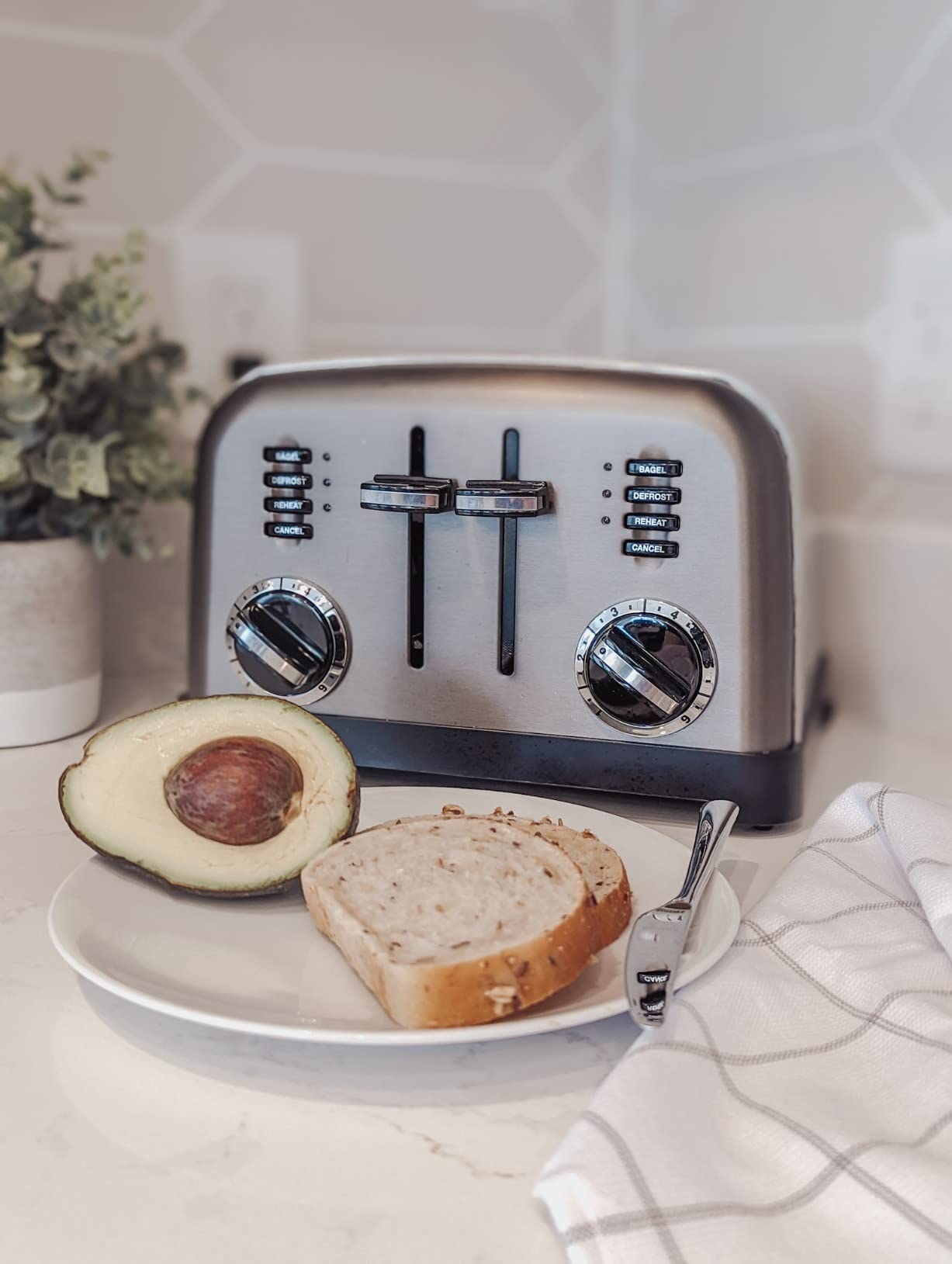 Cuisinart Toaster, Extra-Wide Slots, Stainless Steel, 4-Slice | Bagel, pastry & bread toaster with defrost/reheat functions, 6-setting browning dials & a slide-out crumb tray, CPT-180P1 customer photo 1