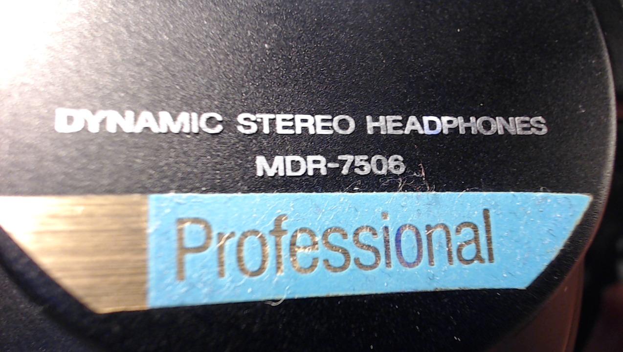 Sony MDR7506 Professional Large Diaphragm Headphone | MDR-7506, 40mm drivers, 10Hz-20kHz customer photo 1