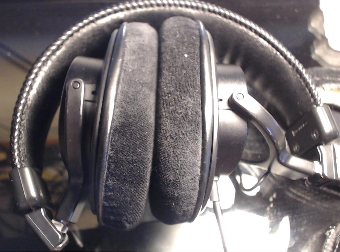 Sony MDR7506 Professional Large Diaphragm Headphone | MDR-7506, 40mm drivers, 10Hz-20kHz customer photo 2