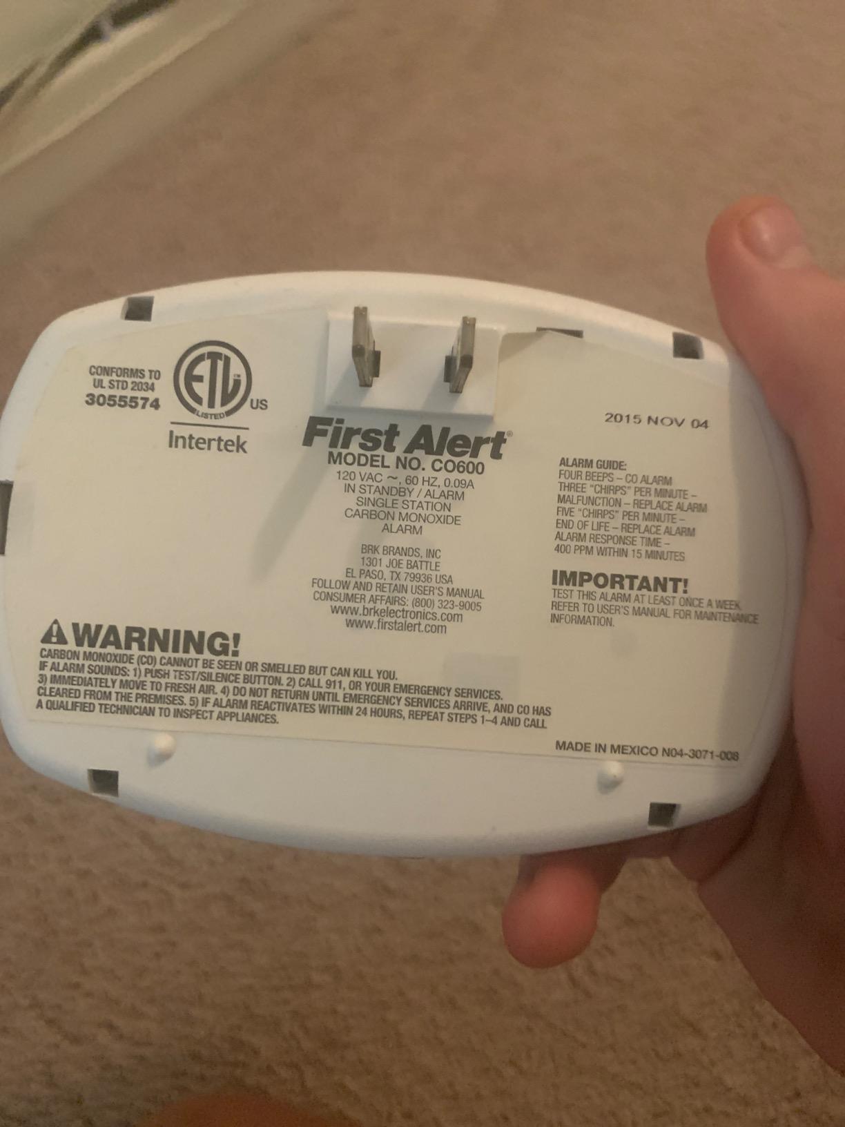 First Alert Carbon Monoxide Detector, Plug-In Alarm with Test & Silence Button, CO600, White, 1-Pack customer photo 1