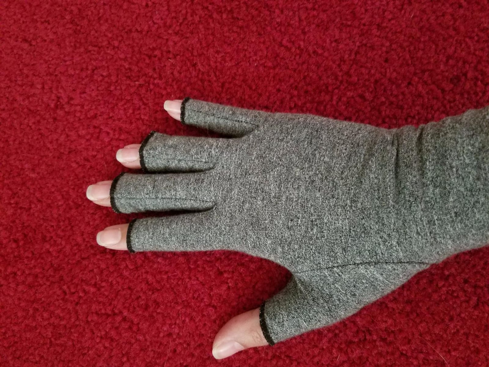 IMAK Compression Arthritis Gloves - Fingerless, Support for Joint Pain & Circulation, Unisex, Compression Gloves customer photo 2