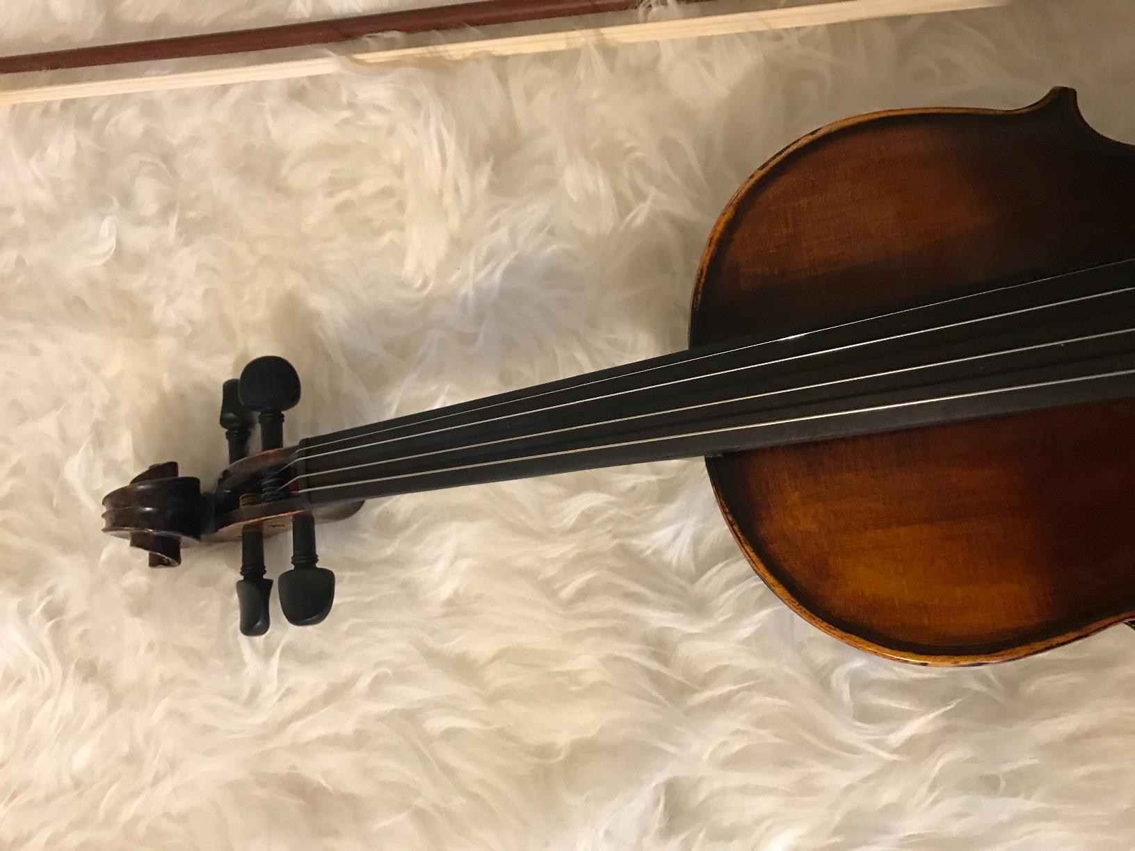 Mendini By Cecilio 4/4 Violin For Beginners, Black Solid Wood - Flamed Acoustic Violins Set with Case, Tuner, Shoulder Rest, Bow, Rosin, Bridge & Strings customer photo 1