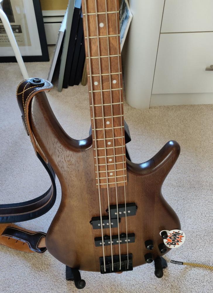 Ibanez 4-String Bass Guitar, Right Handed, Black customer photo 2
