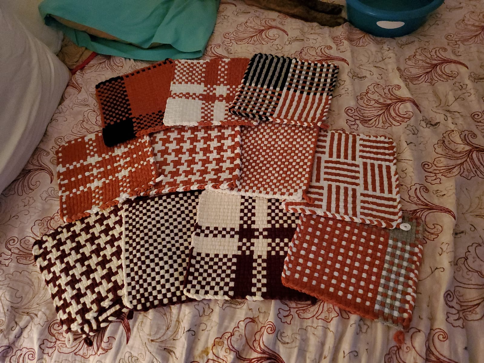 Harrisville Designs Friendly Loom Potholder Pro Weaving Kit | 10
