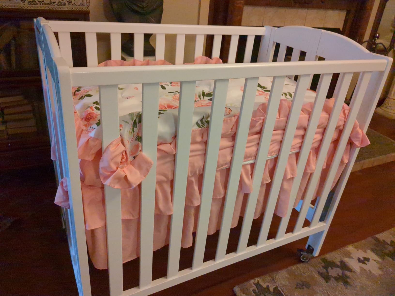 Dream On Me Mini Folding 3-in-1 Portable Baby Crib with Locking Wheels and Mattress, White customer photo 1