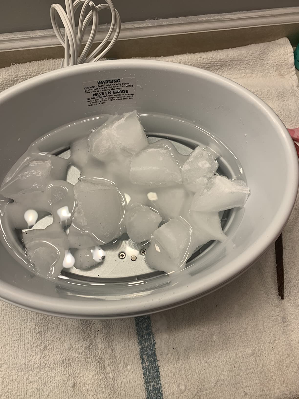 Revlon Luxury Paraffin Bath for Soft Hands, Elbows & Feet, White & Pink customer photo 2