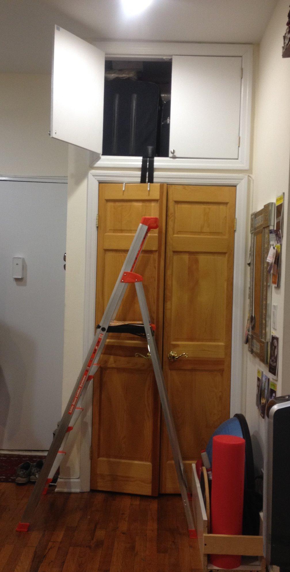 Little Giant Flip-N-Lite 6-ft Aluminum Stepladder, 15270-001 | Ultra Lightweight Ladder, Easy Release Handle, Wide Anti-Slip Steps, Home or Jobsite Use, Type IA 300 lbs. Weight Rated customer photo 1