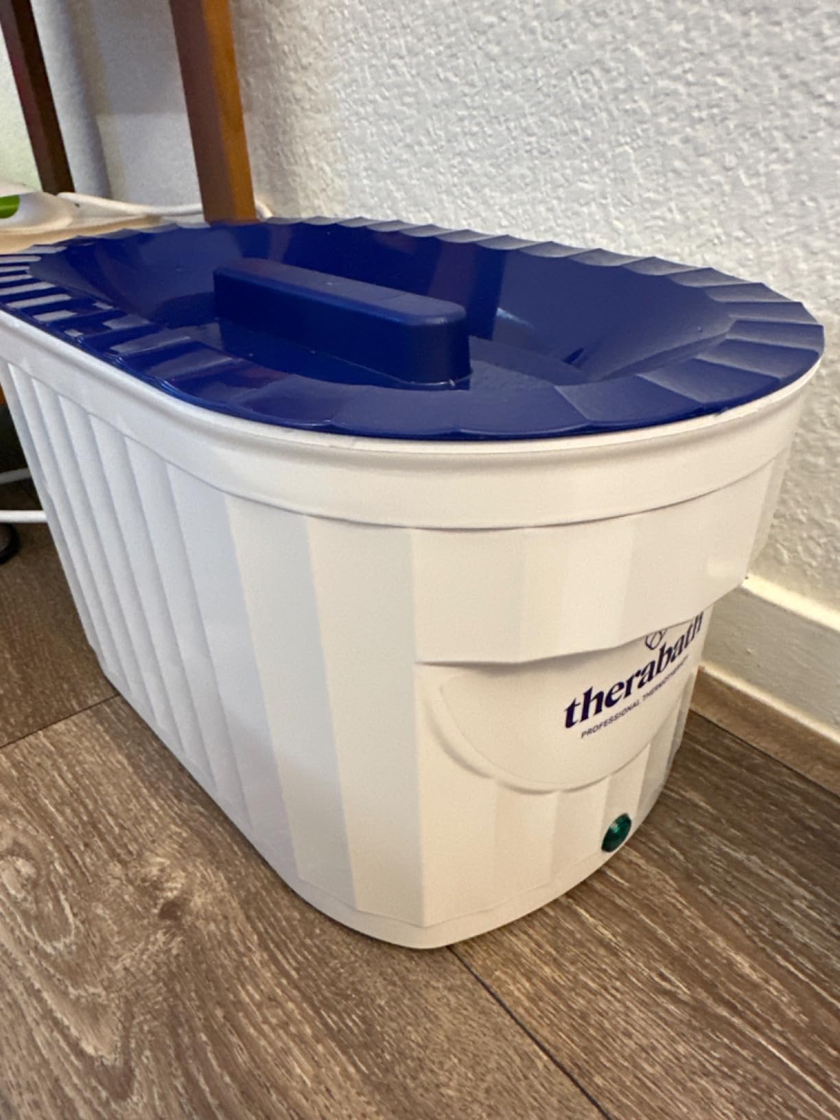 Therabath Professional Thermotherapy TB6 Paraffin Wax Bath - Helps Relieve Arthritis & Muscle Stiffness - Heat Therapy for Hands, Feet, Face & Body - Made in USA - 6 lb. ScentFree customer photo 1