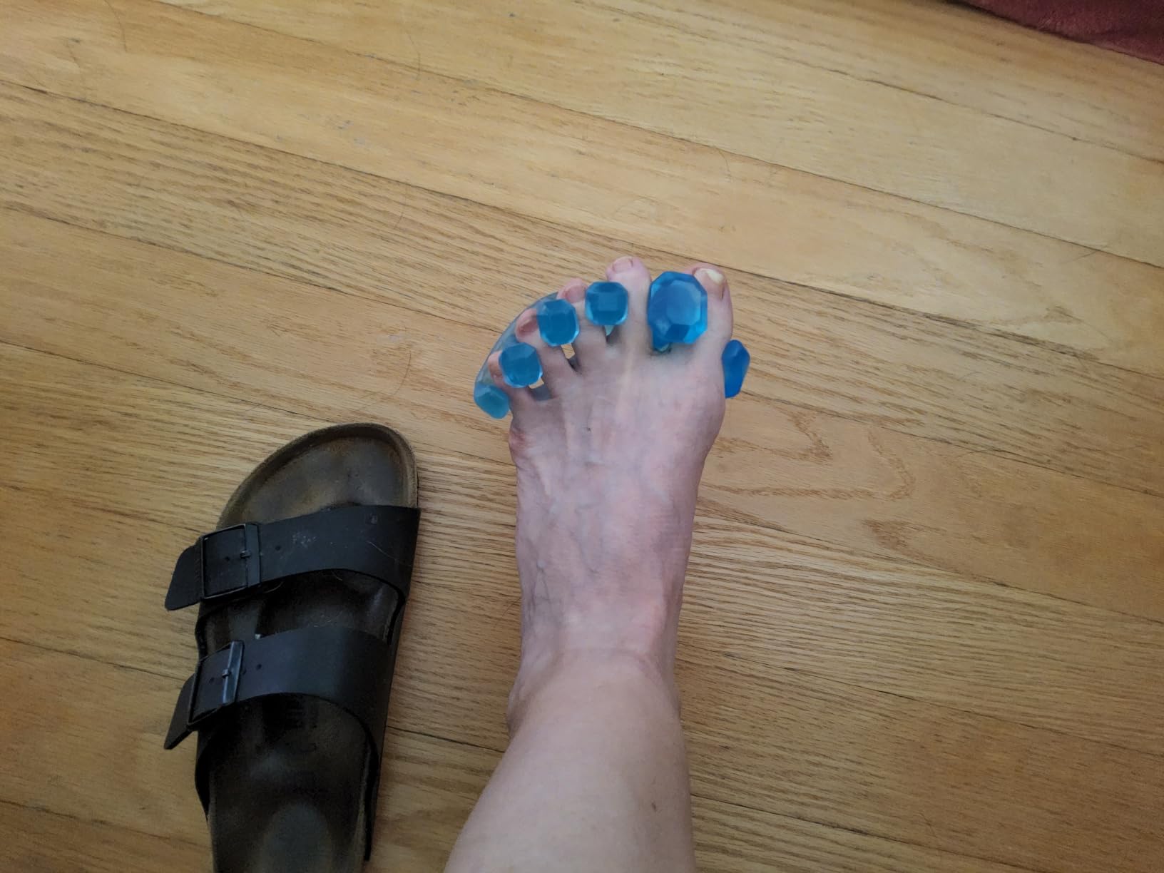 YogaToes GEMS: Gel Toe Stretcher & Separator - America's Choice for Fighting Bunions, Hammer Toes (Size Small fits Shoe Sizes W: 7 and Over/M: 7 and Over) Sold as Pair customer photo 2