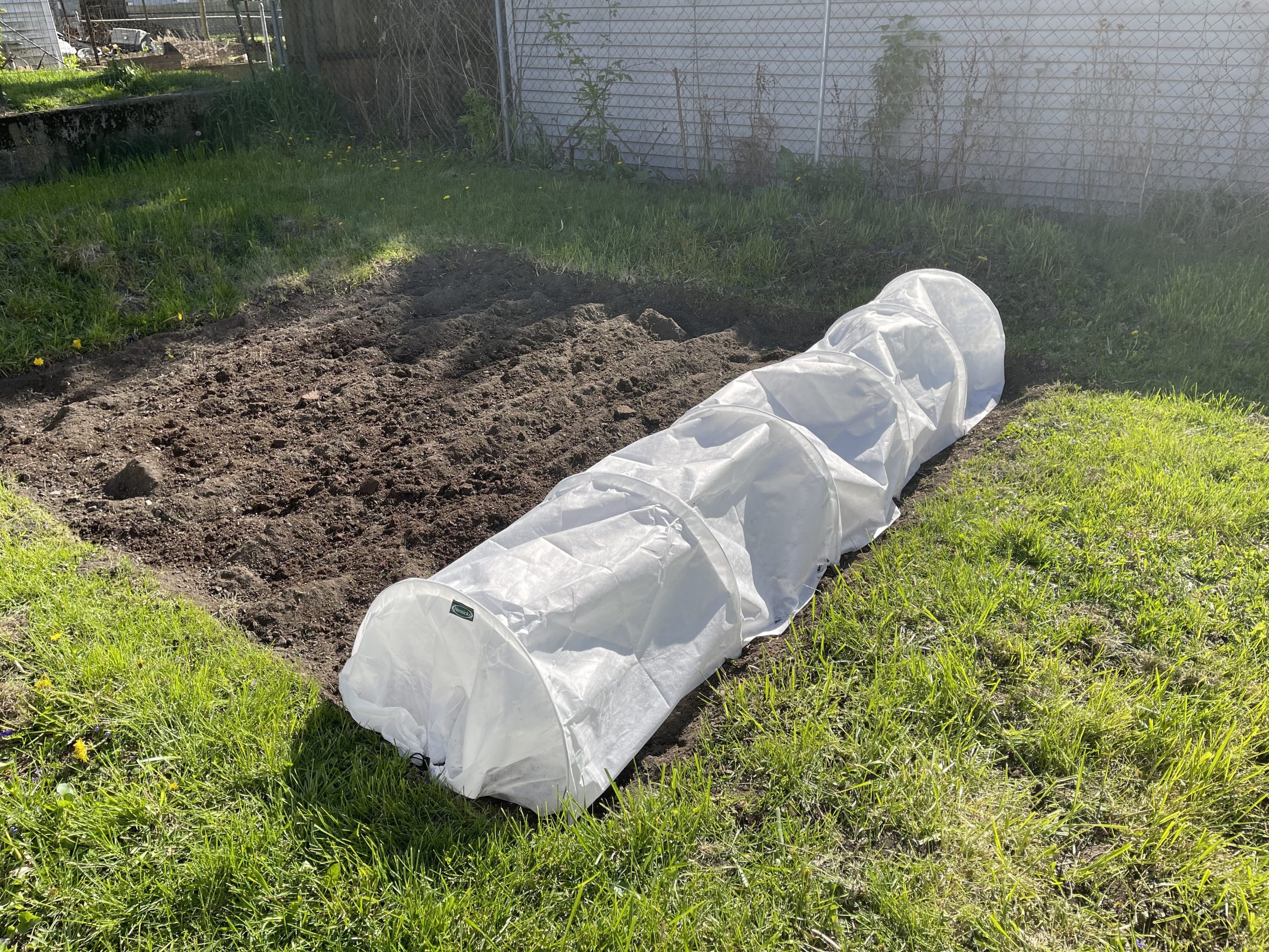 Tierra Garden 50-5010 Haxnicks Easy Fleece Tunnel Garden Cloche, Giant customer photo 1