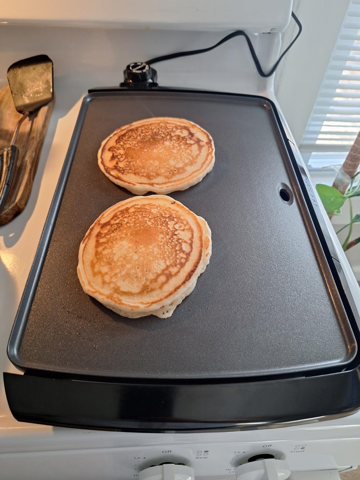 Presto 07047 16-Inch Cool Touch Electric Griddle customer photo 2
