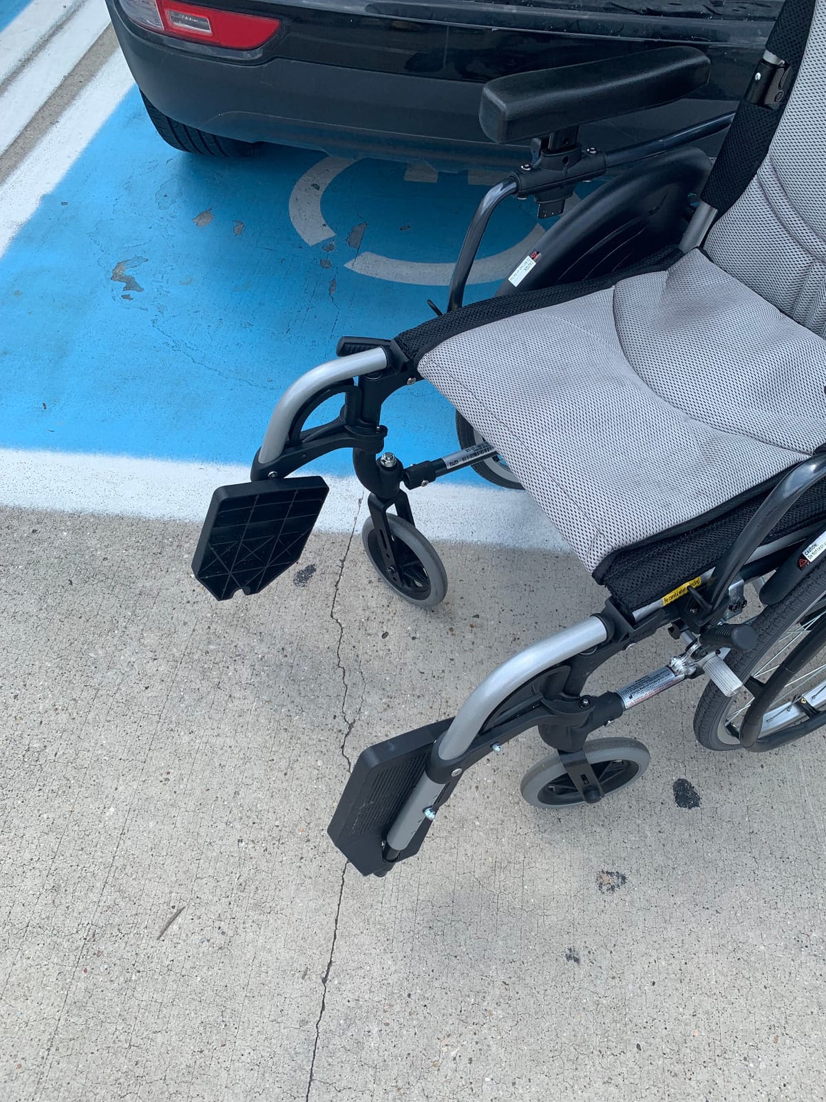 Karman 29 pounds S-305 Ergonomic Wheelchair 18