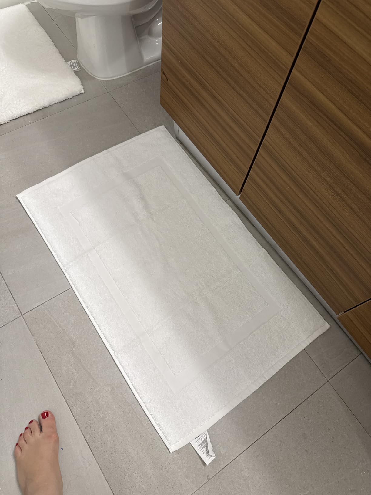 Utopia Towels Cotton Bath Mat, 21x34 in, 2 Pack, White | Soft 100% Ring Spun Cotton Floor Mat for Shower & Bathroom - Highly Absorbent, Quick-Drying, Non-Slip, Durable customer photo 2
