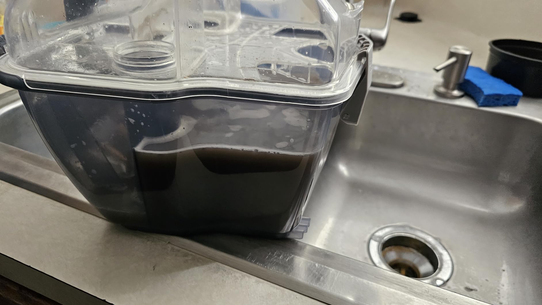 Hoover PowerScrub Deluxe Carpet Cleaner Machine, Pet & Upholstery Tools customer photo 2