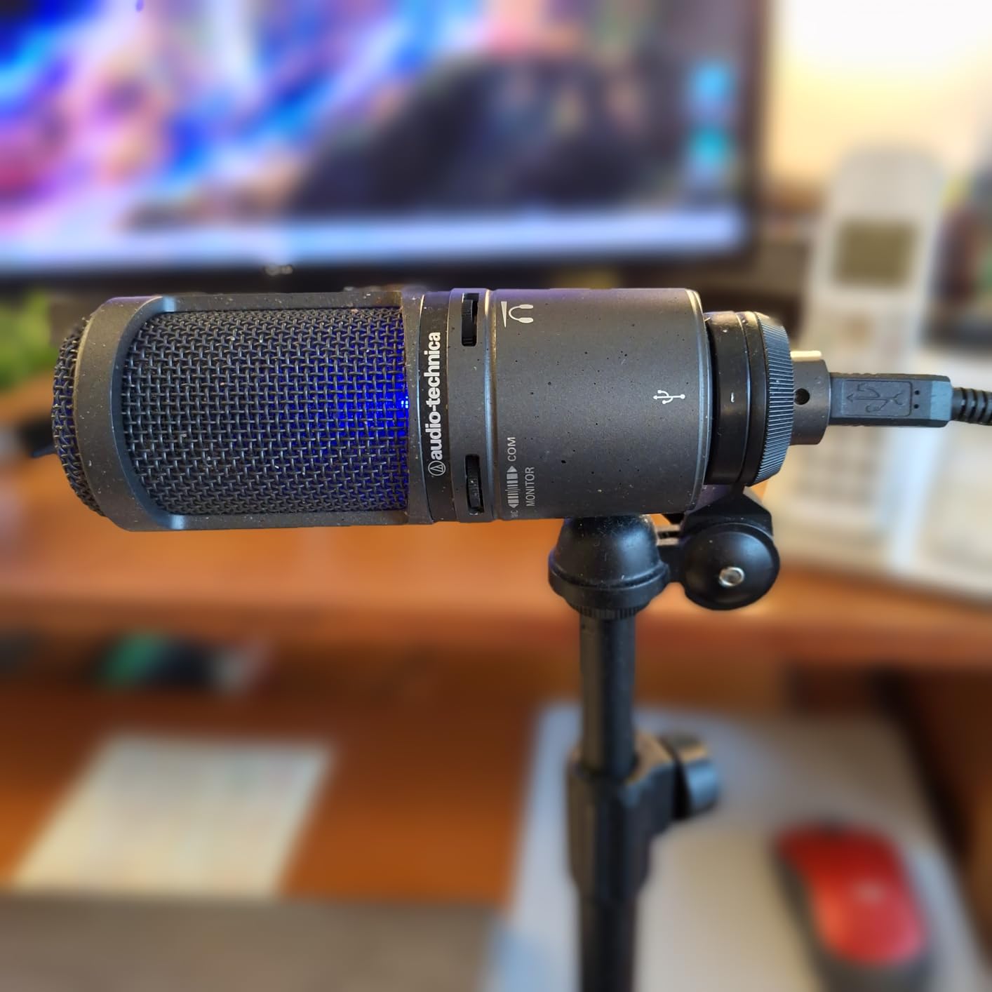 Audio-Technica AT2020USB+ Cardioid Condenser USB Microphone, with Built-in Headphone Jack & Volume Control, Perfect for Content Creators (Black) customer photo 1