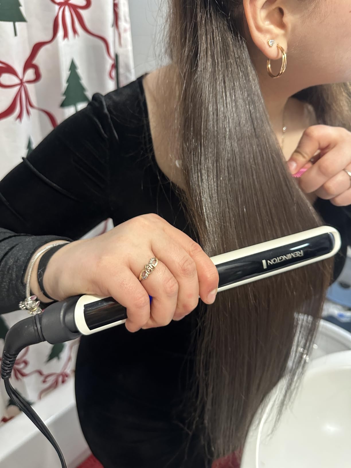 Remington Pearl Pro Ceramic Flat Iron, 1-Inch Floating Plates, Black/White | Salon-Quality 450°F Heat for Sleek Results, Pearl Ceramic Floating Plates in black and white, Auto Shut-Off for Safety customer photo 1