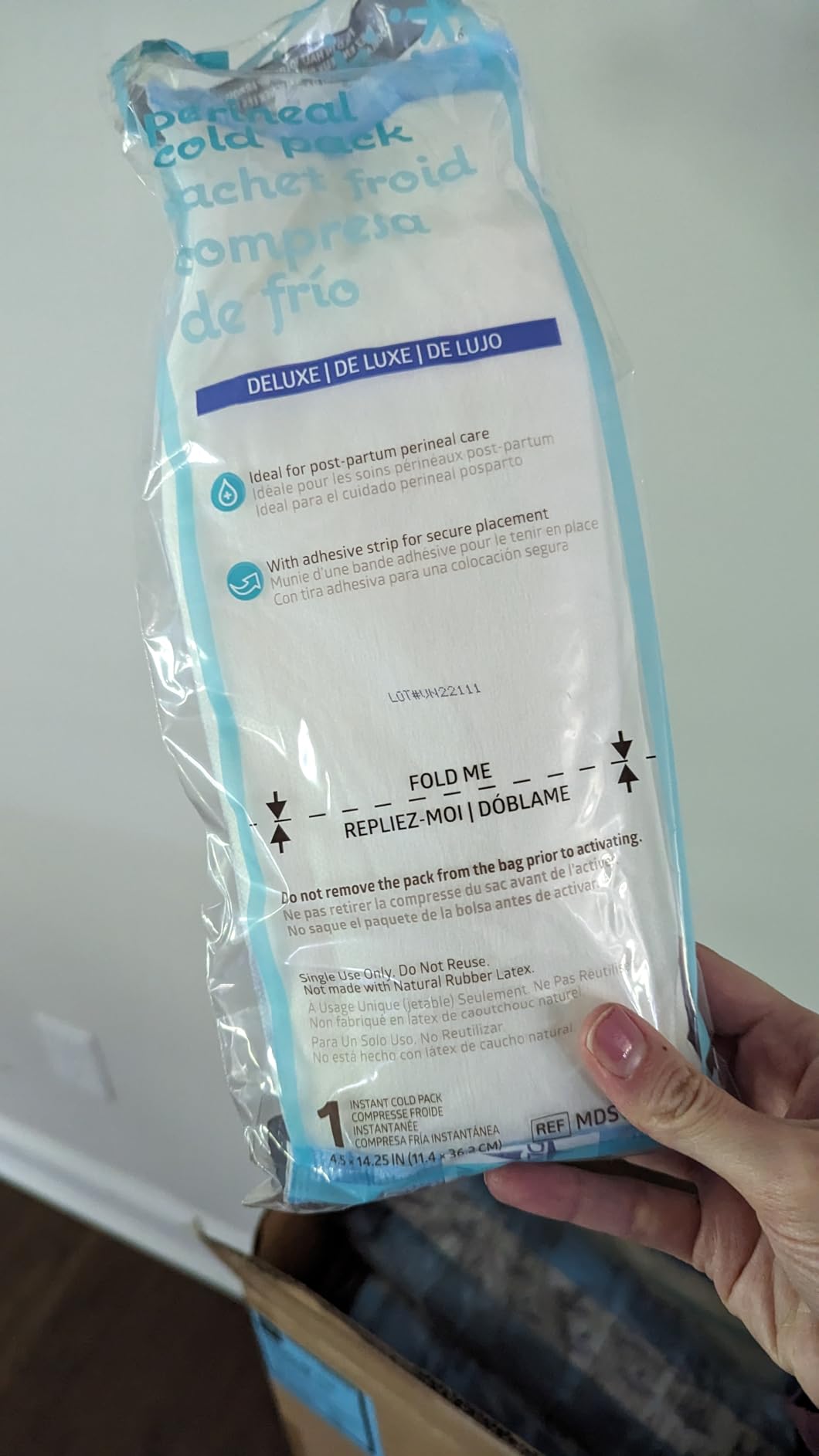 Medline Premium Perineal Cold Packs for Postpartum Care with Adhesive Strip (24 Count) customer photo 1