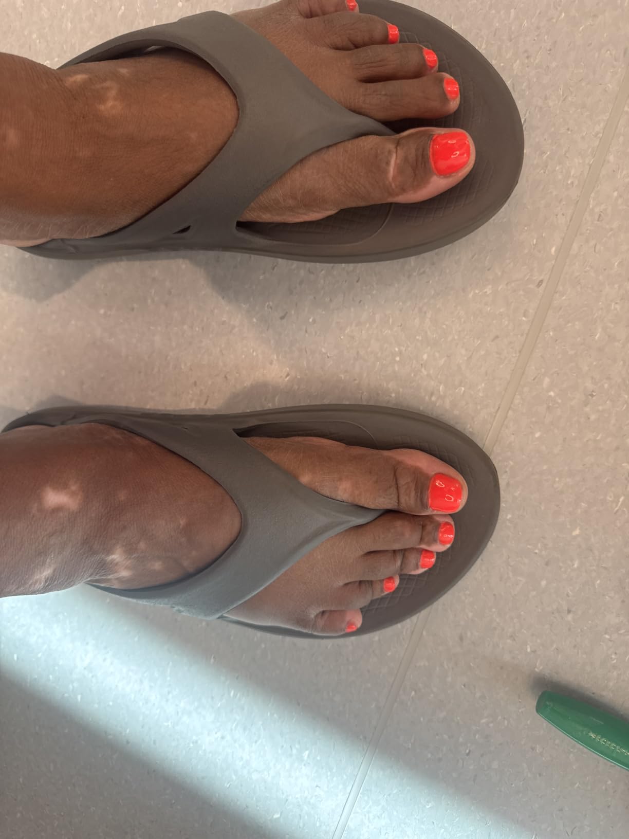 OOFOS OOriginal Recovery Sandal - Women's and Men's customer photo 1