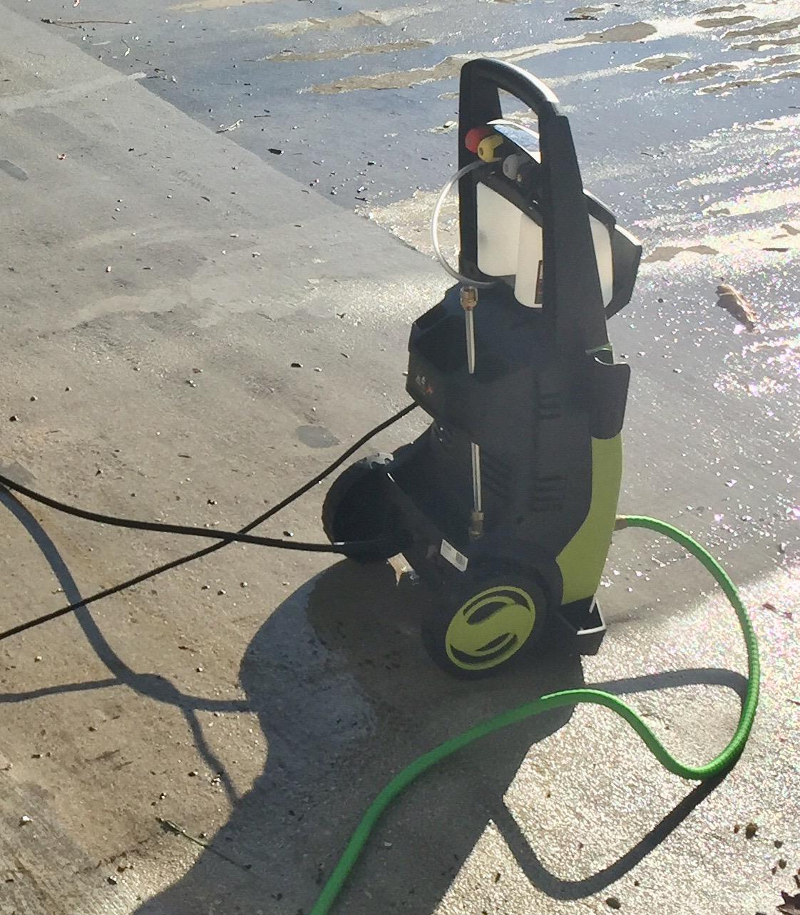 Sun Joe SPX3000 Electric Pressure Washer, 2500 Max PSI, 1.76 GPM with 5 Quick-Connect Spray Tips, Dual Detergent Tanks, for Cars/Fences/Driveways/Patios customer photo 2