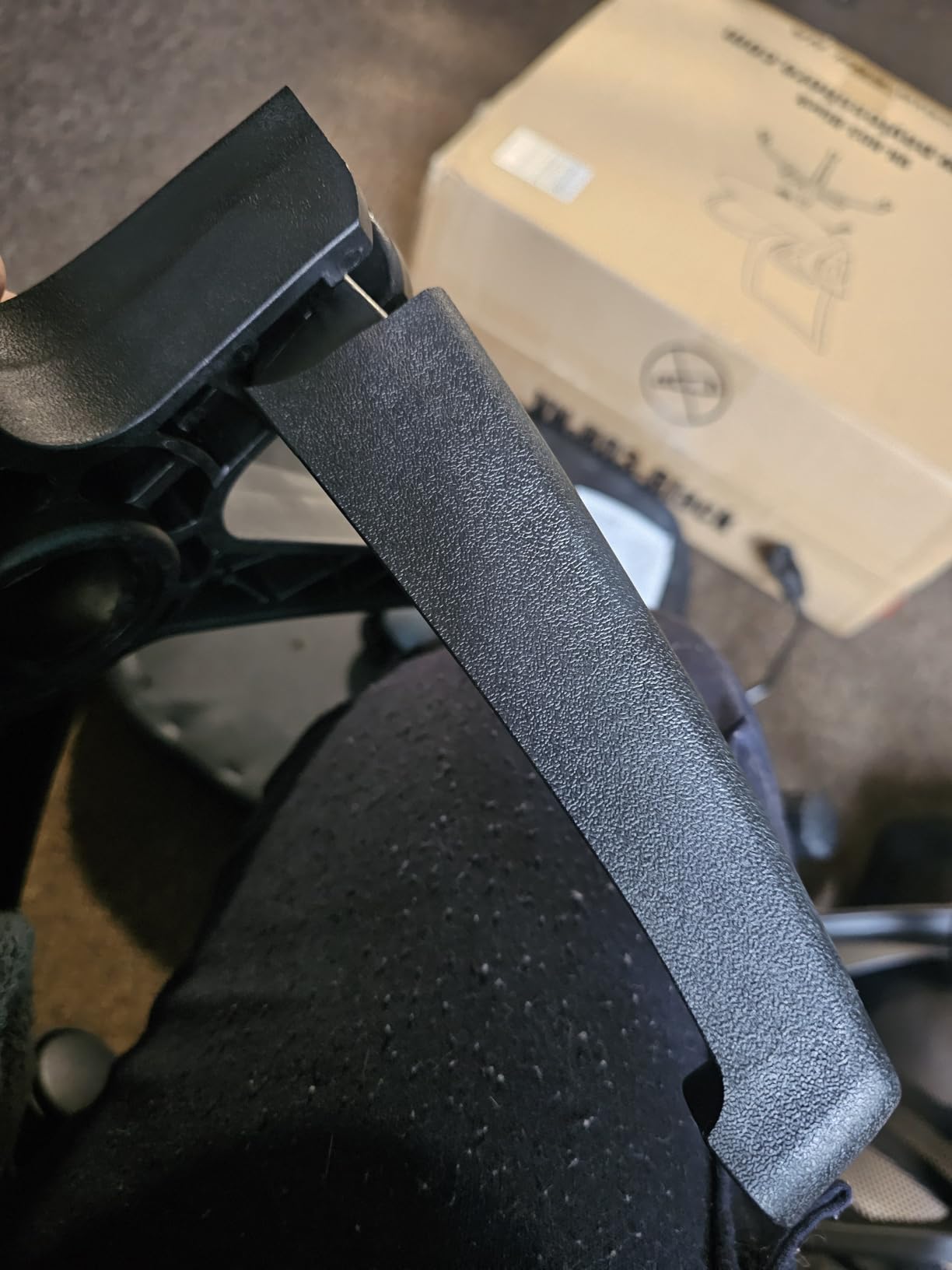 BestOffice Ergonomic Office Chair | Mid-Back Swivel Desk Chair | Black customer photo 2