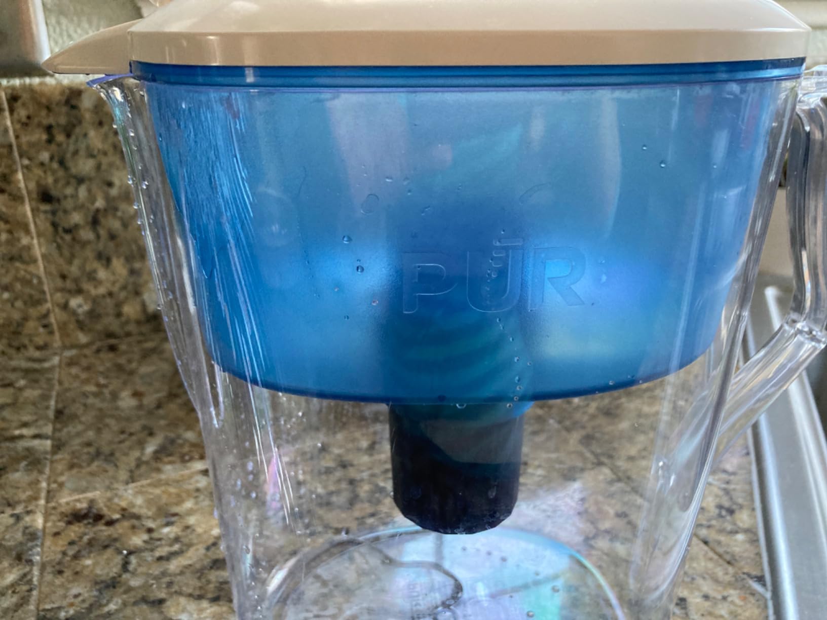 PUR 11-Cup Water Pitcher, 1 Filter, Cleaner, Great-Tasting Water, Dishwasher Safe, Powerful Filtration, Filter Change Light Indicator, LockFit Cap Design, White customer photo 1