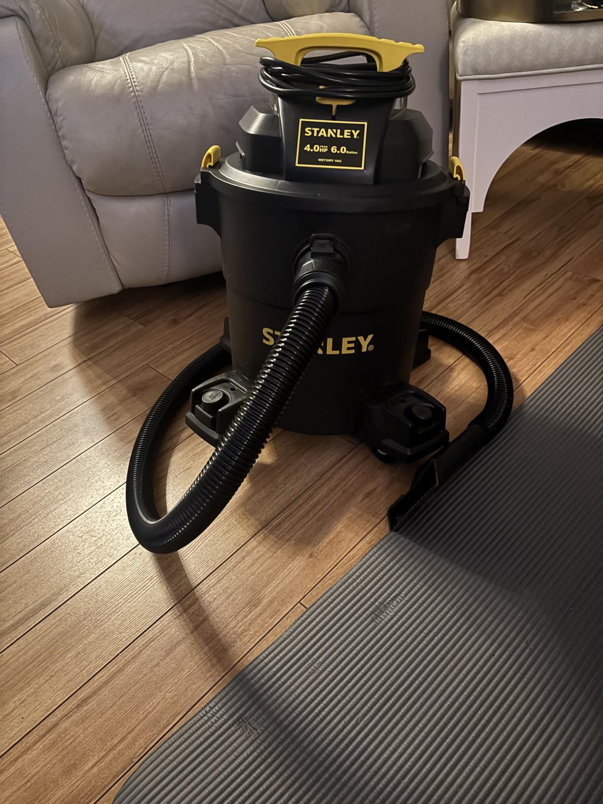 Stanley - SL18116P Wet/Dry Vacuum, 6 Gallon, 4 Horsepower Black customer photo 2