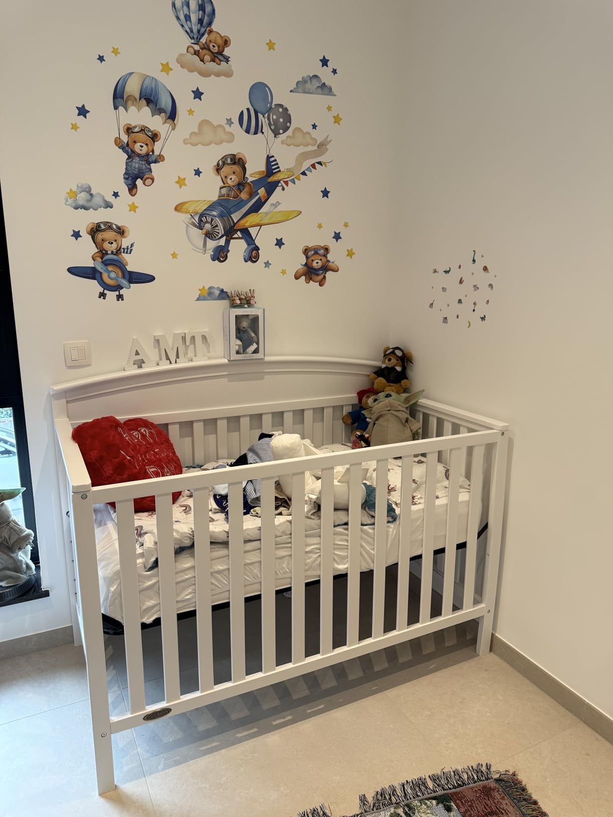 Graco Benton 5-in-1 Convertible Crib, White | GREENGUARD Gold Certified, Converts from Baby Crib to Toddler Bed, Daybed and Full-Size Bed, Fits Standard Baby Crib Mattress customer photo 1