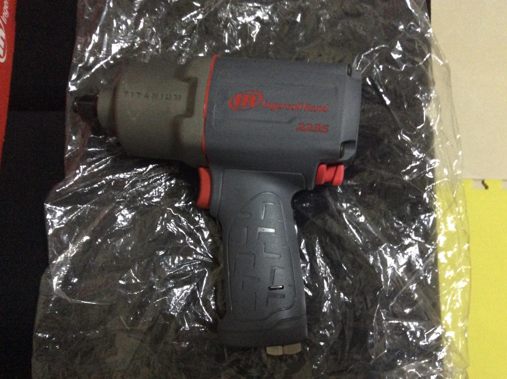 Ingersoll Rand 2235TiMAX 1/2-Inch-Drive Air Impact Wrench with Up to 1,350 Foot-Pounds Torque Output customer photo 2
