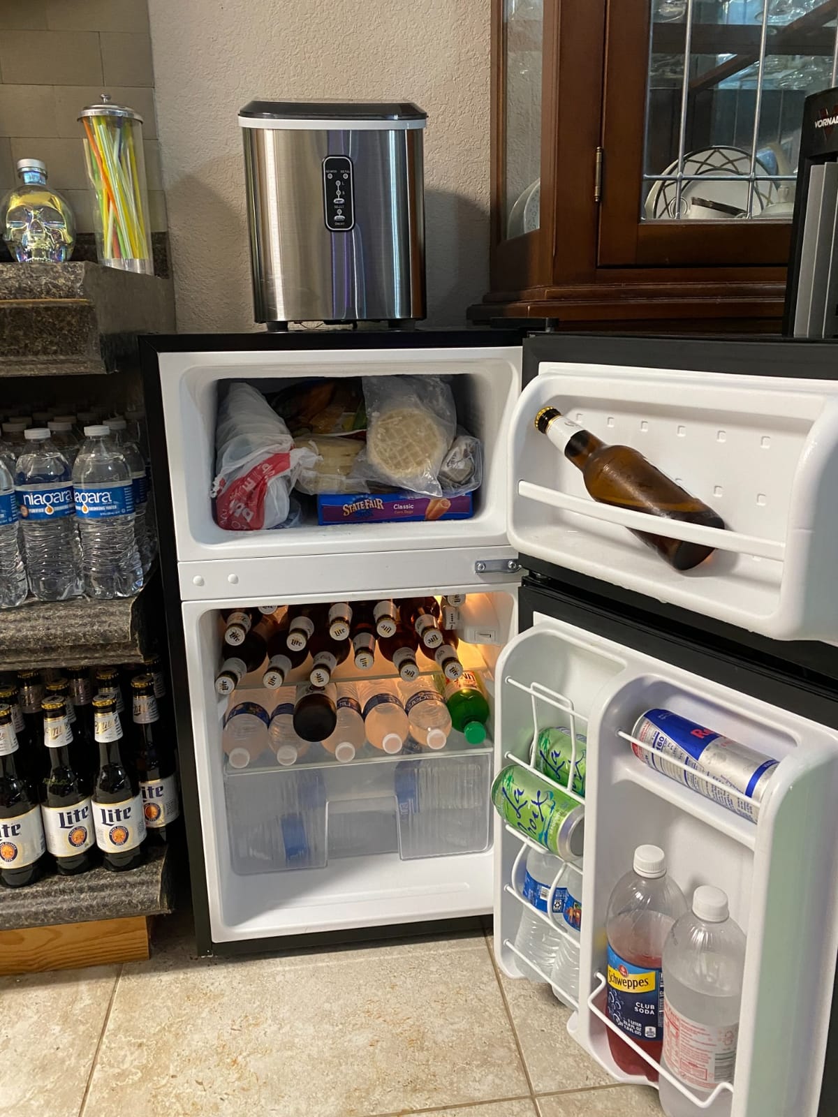 Midea 3.1 Cu.ft Mini Fridge with Freezer, Energy Star Certified, for Dorm | Adjustable Remove Glass Shelves, Reversible Door, Black customer photo 2