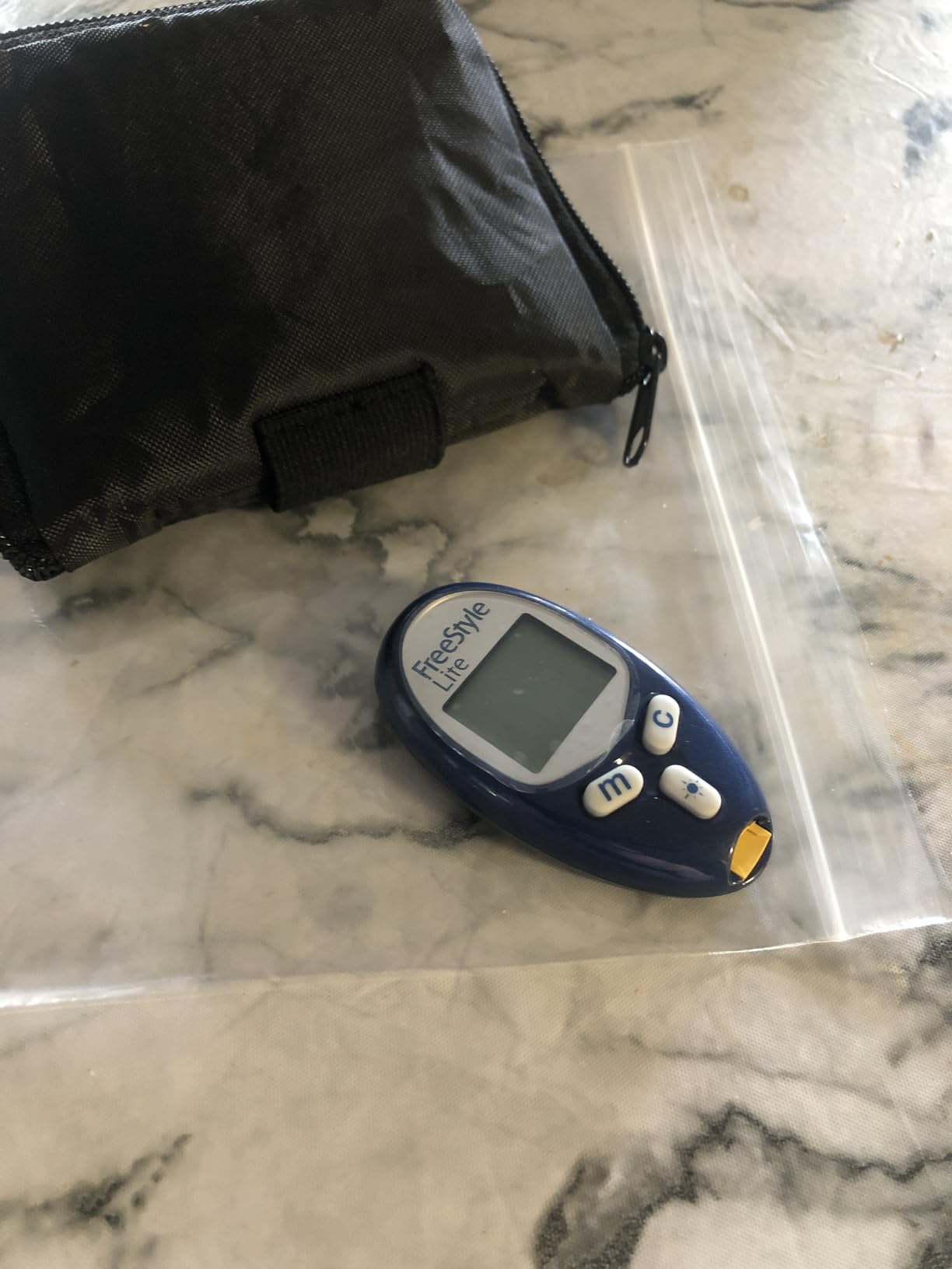 Abbott Freestyle Lite Blood Glucose Meter with Case customer photo 2