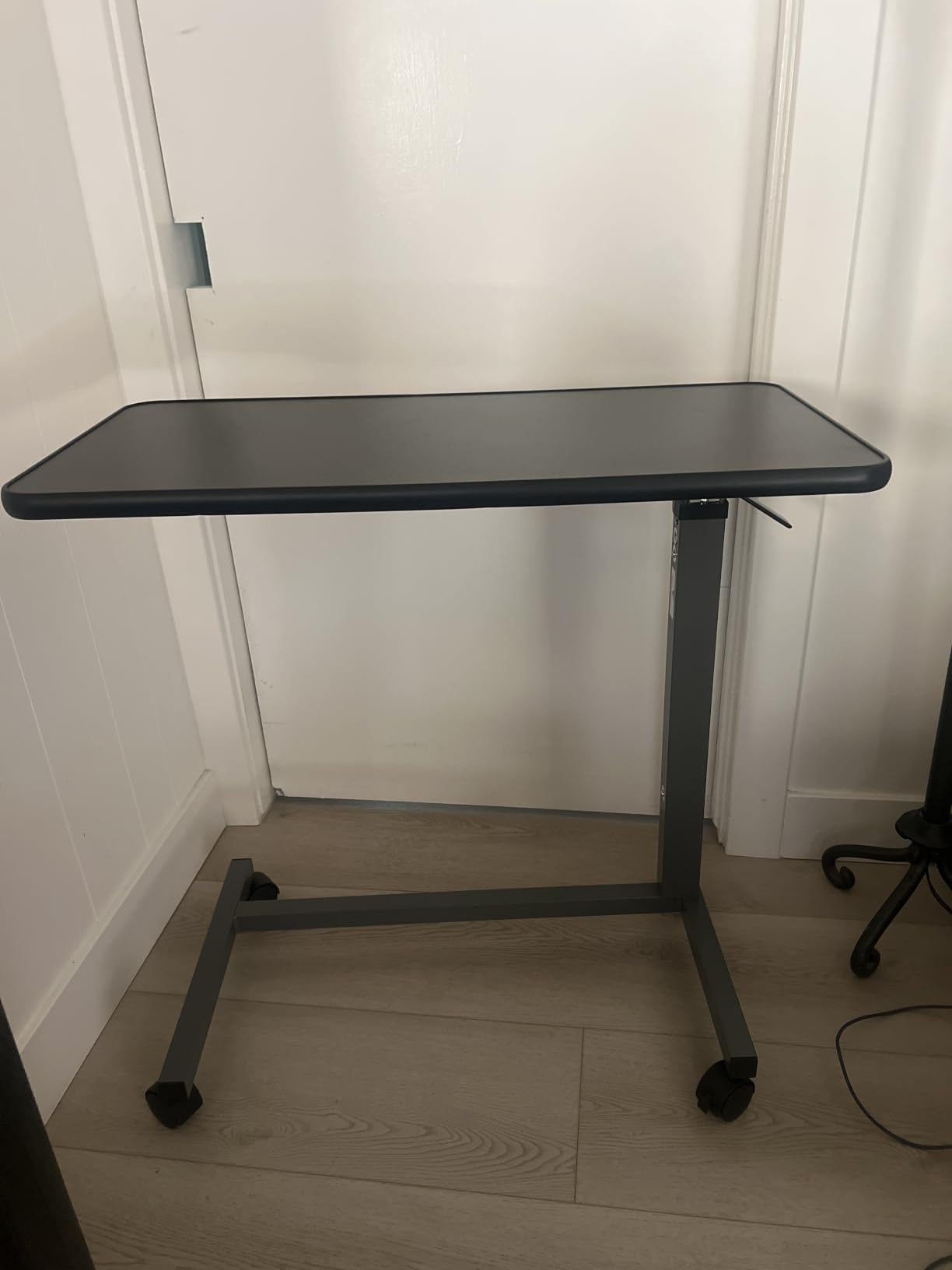 Vaunn Medical Cart Pneumatic Adjustable Overbed Table with Wheels - Rolling Bedside Table for Hospital, Portable Standing Cart & Laptop Desk for Bed, Couch, Wheelchair customer photo 2