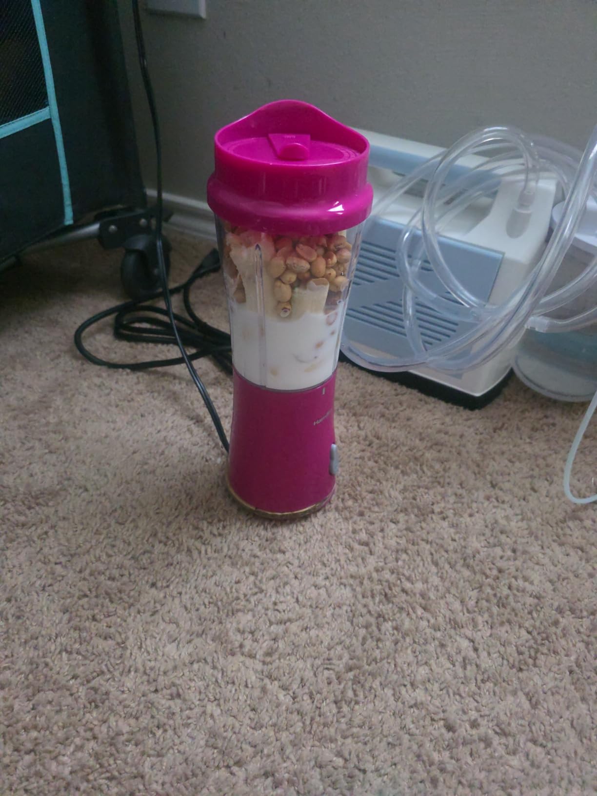 Hamilton Beach Portable Blender for Smoothies With 14 oz. Travel Jar, Raspberry customer photo 2