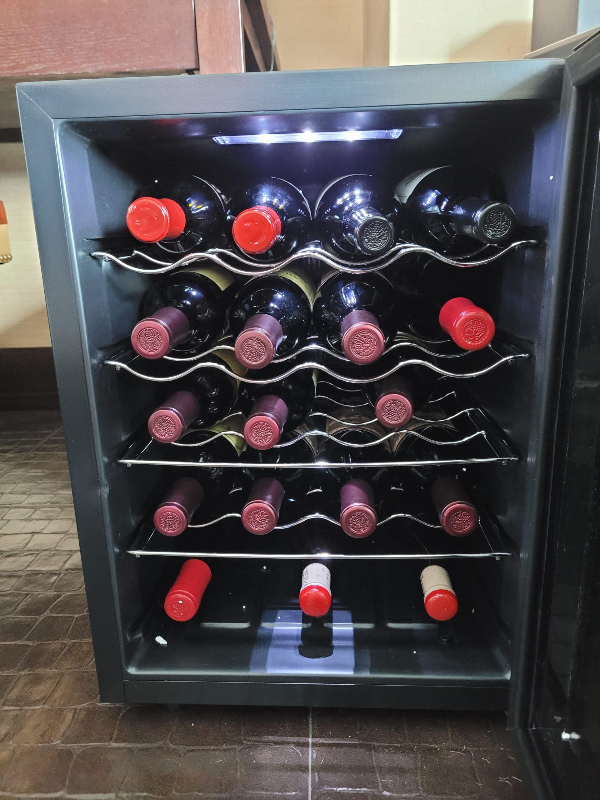 Koolatron Urban Series 20 Bottle Wine Cooler, Black Thermoelectric Wine Fridge, Freestanding Wine Refrigerator for Home Bar customer photo 1