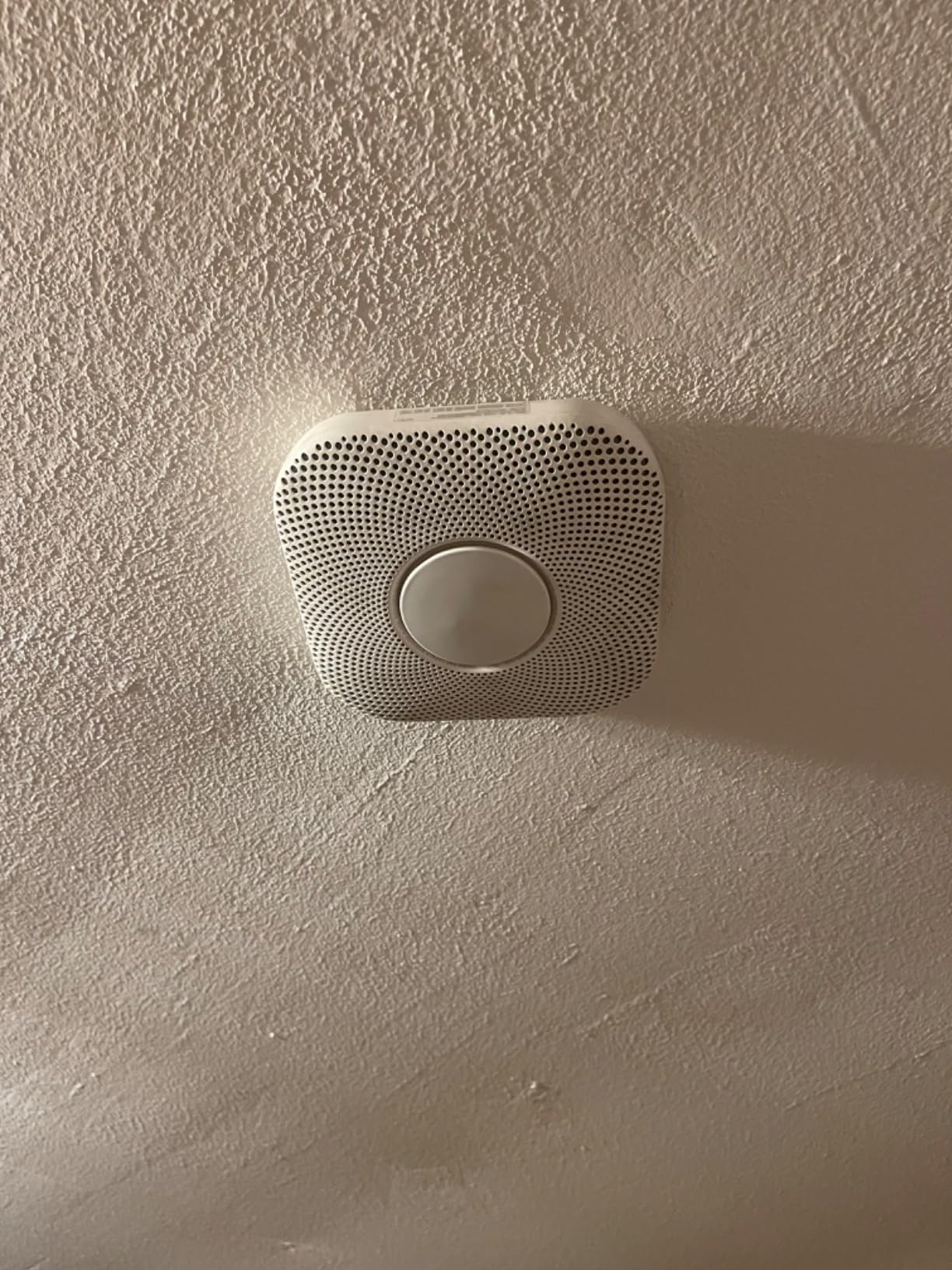 Google Nest Protect - Smoke Alarm - Smoke Detector and Carbon Monoxide Detector - Battery Operated, White - S3000BWES customer photo 1