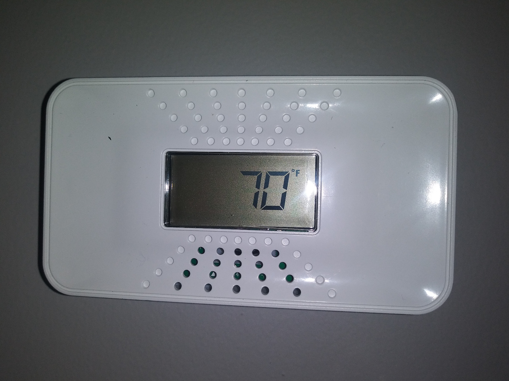 First Alert CO710 Carbon Monoxide Detector with 10-Year Battery and Digital Temperature Display, White customer photo 2