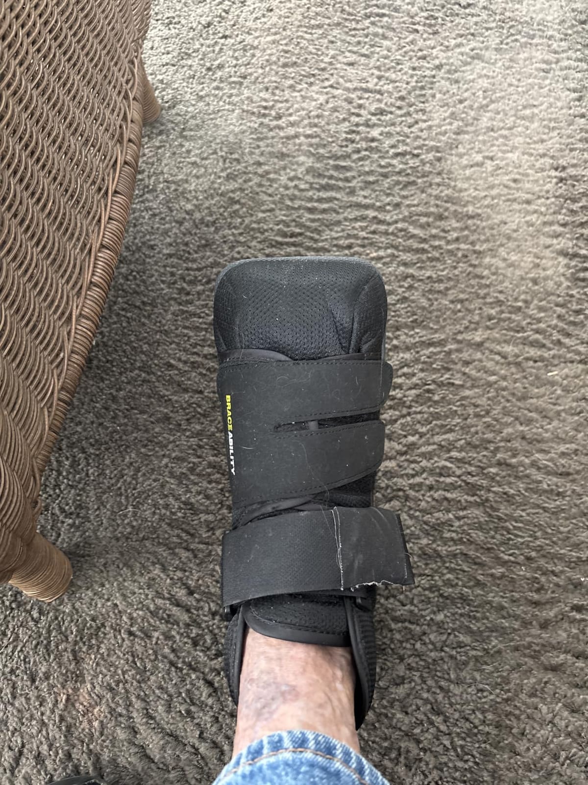 BraceAbility Closed Toe Medical Walking Shoe - Lightweight Broken Toe Cast Boot, Fractured Foot Brace for Metatarsal Stress Fracture, Post-op Bunion, Hammertoe Surgery Recovery - For Men or Women (M) customer photo 2