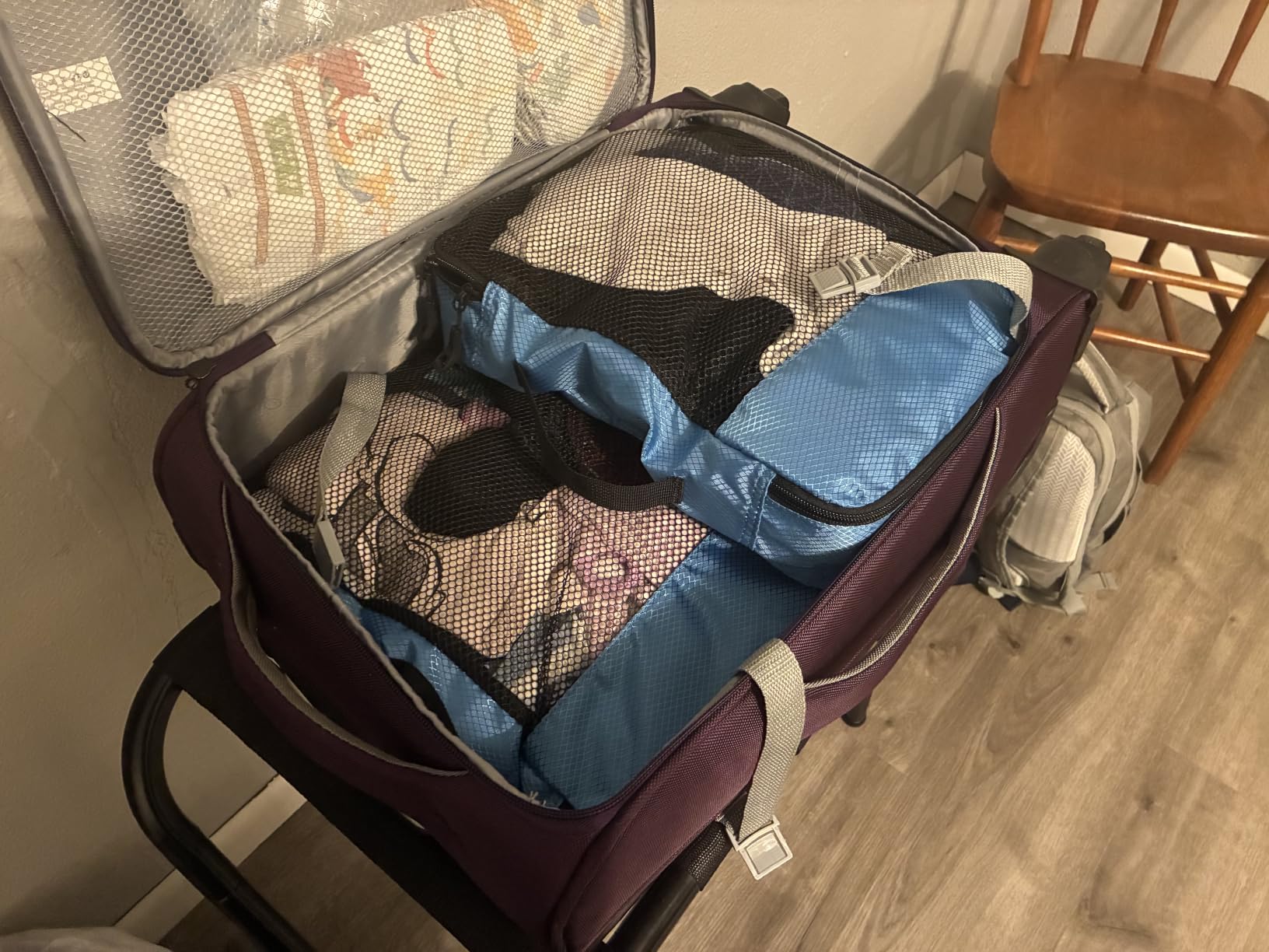 Amazon Essentials 4-Piece Packing Cubes Travel Accessories Set, Luggage Organizer with Double Zipper, Mesh Top, Space-Saving, Medium, Black (Previously Amazon Basics) customer photo 1