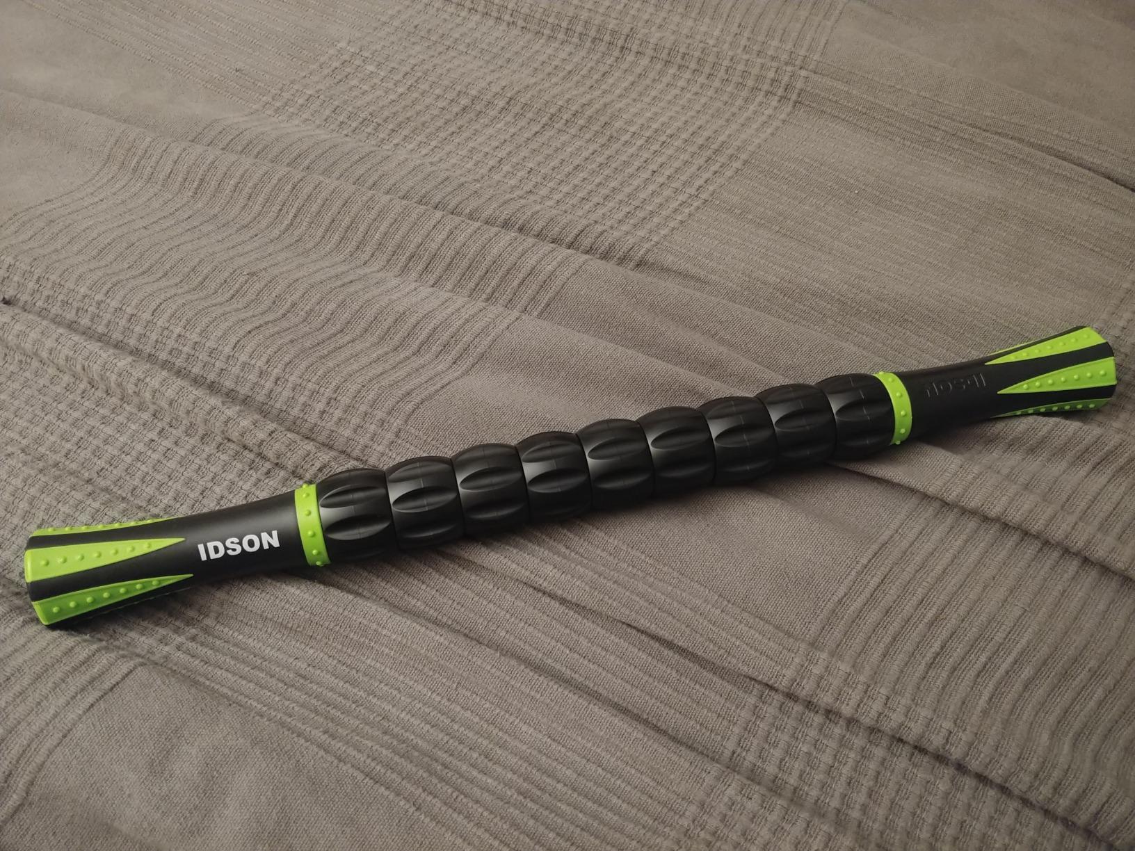 Idson Muscle Roller Stick for Athletes- Body Massage Sticks Tools Massager for Relief Muscle Soreness, Cramping and Tightness, Help Legs and Back Recovery, Black Green customer photo 1
