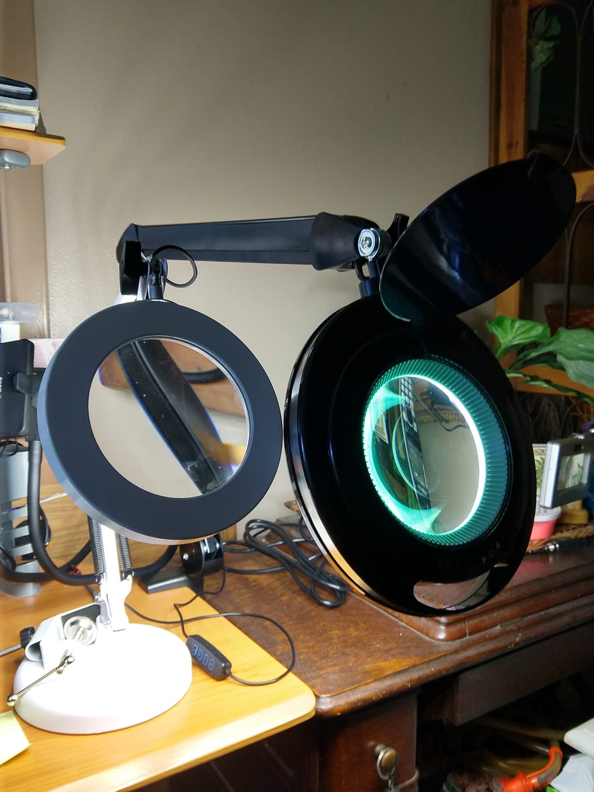 Brightech LightView Pro Magnifying Desk Lamp, 2.25x Light Magnifier with Clamp, Adjustable Magnifying Glass with Light for Crafts, Reading, Close Work - White customer photo 2