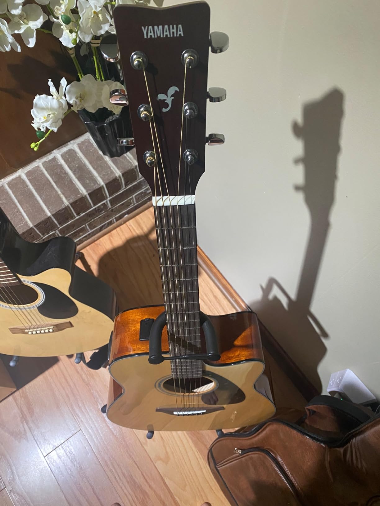 Yamaha FGX800C Solid Top Cutaway Acoustic-Electric Guitar, Dreadnought customer photo 2