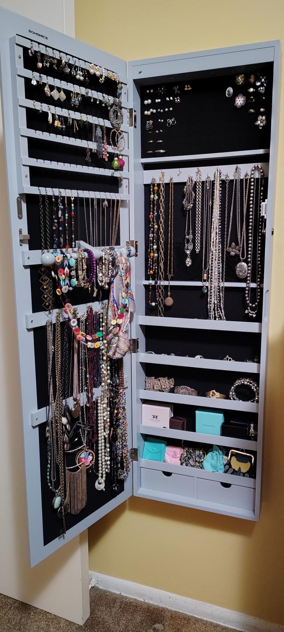 SONGMICS 6 LEDs Mirror Jewelry Cabinet, 47.2-Inch Tall Lockable Wall or Door Mounted Jewelry Armoire Organizer with Mirror, 2 Drawers, 3.9 x 14.6 x 47.2 Inches, White UJJC93W customer photo 1