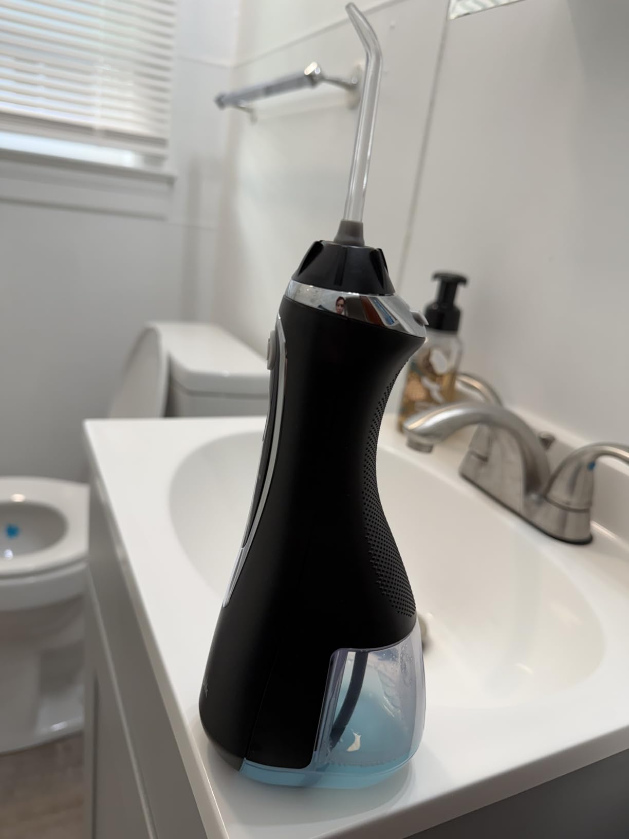 Waterpik Cordless Advanced 2.0 Water Flosser For Teeth, Gums, Braces, Dental Care With Travel Bag and 4 Tips, ADA Accepted, Rechargeable, Portable, and Waterproof, White WP-580, Packaging May Vary customer photo 2