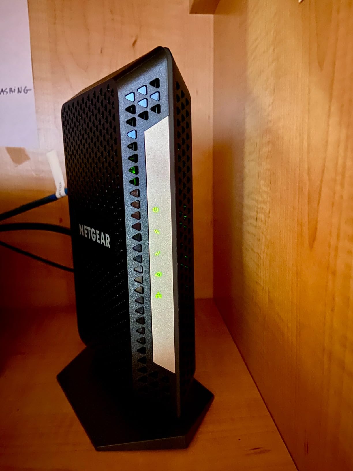 NETGEAR Cable Modem DOCSIS 3.1 (CM1000) Gigabit Modem, Compatible with All Major ISP Providers Including Xfinity, Spectrum, Cox, for Cable Plans Up to 1 Gbps, Black customer photo 1