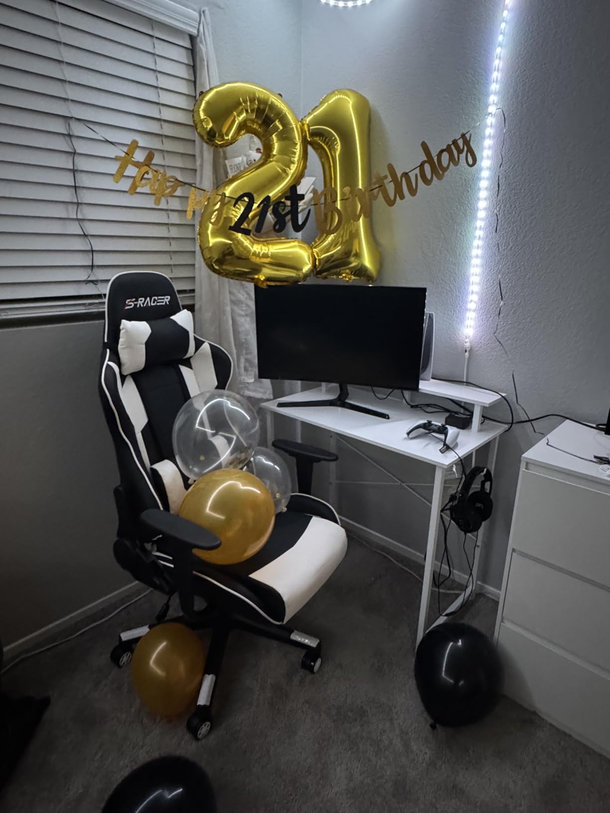 Homall Gaming Chair, Office Chair High Back Computer Chair Leather Desk Chair Racing Executive Ergonomic Adjustable Swivel Task Chair with Headrest and Lumbar Support customer photo 1