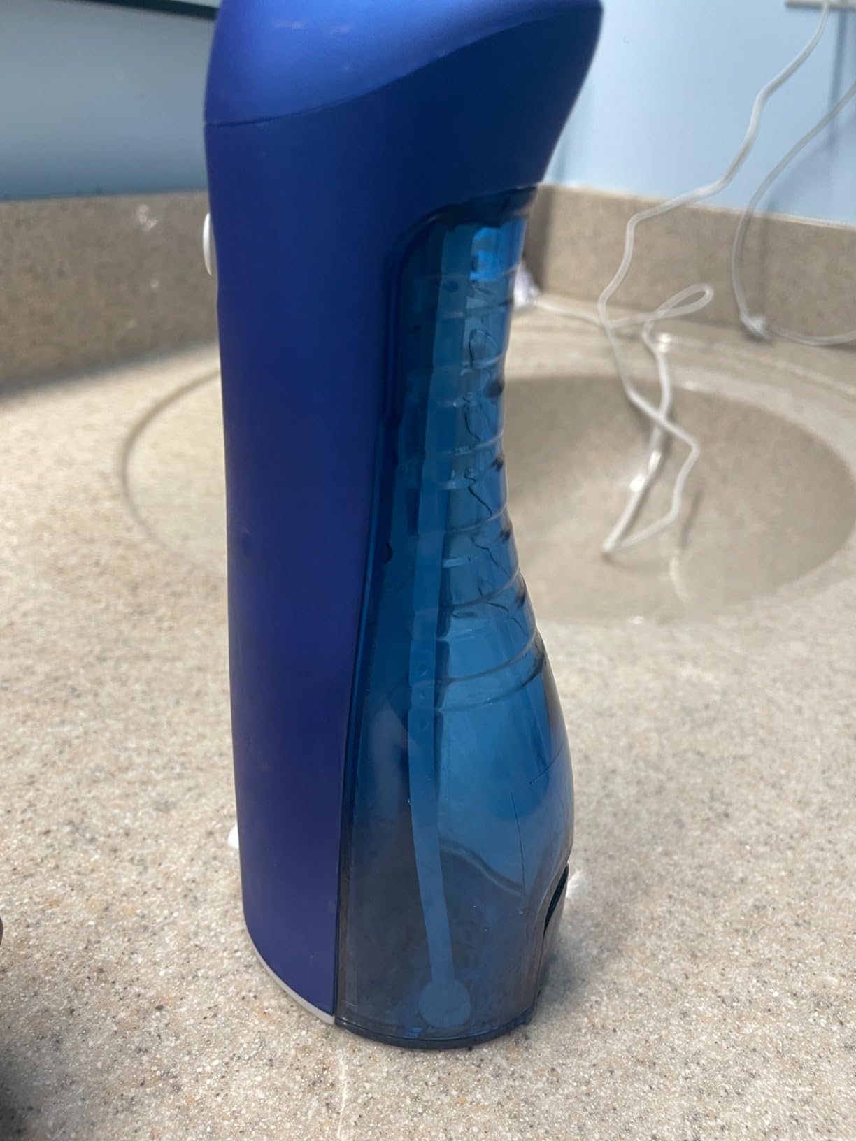 AquaSonic Aqua Flosser - Cordless Rechargeable Water Flosser for Teeth - Waterproof, Portable Oral Irrigator for Dental Cleaning with 5 Jet Tips - Braces Home Travel customer photo 2