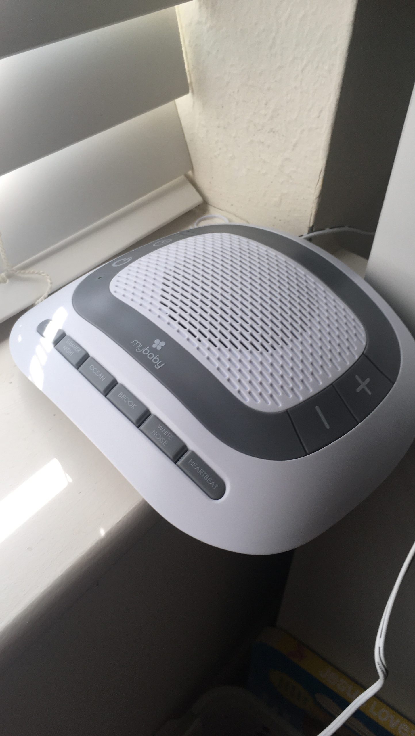 SoundSpa White Noise Machine for Babies | 6 Soothing Lullabies for Newborns, Sound Therapy for Travel, Relaxing, Kids, Newborns, Baby Songs, Adjustable Volume, Auto-off Timer, By HoMedics customer photo 1
