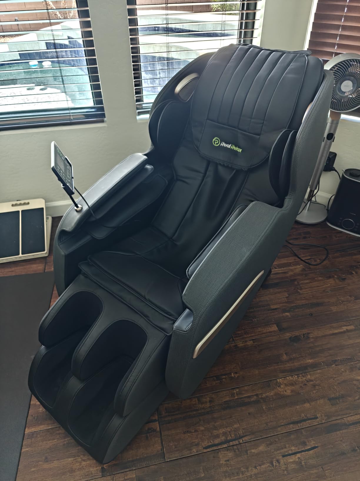 Real Relax 2026 SL-Track Massage Chair, Recliner Full Body Zero Gravity customer photo 2